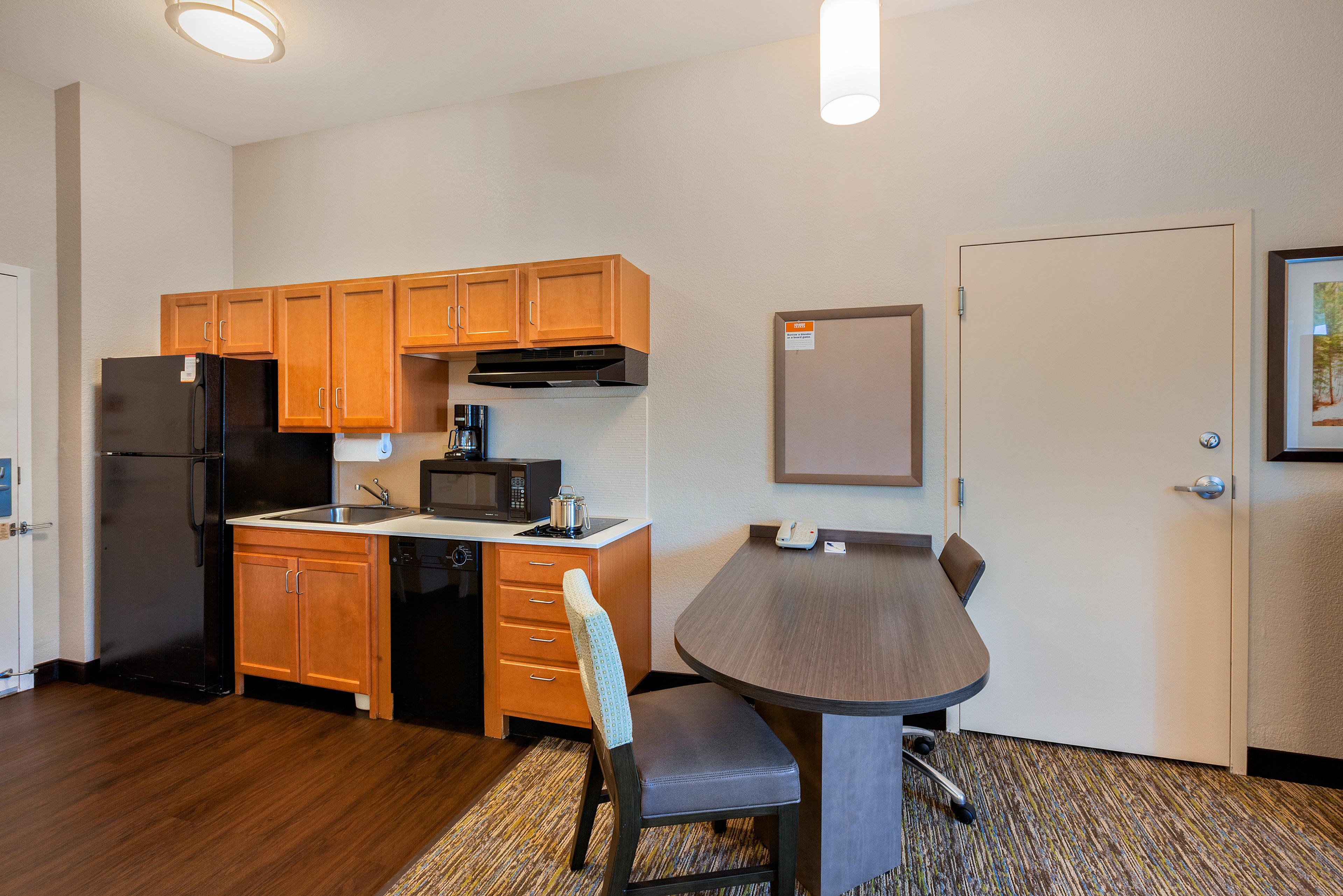 Candlewood Suites Medford By Ihg Eksteriør billede