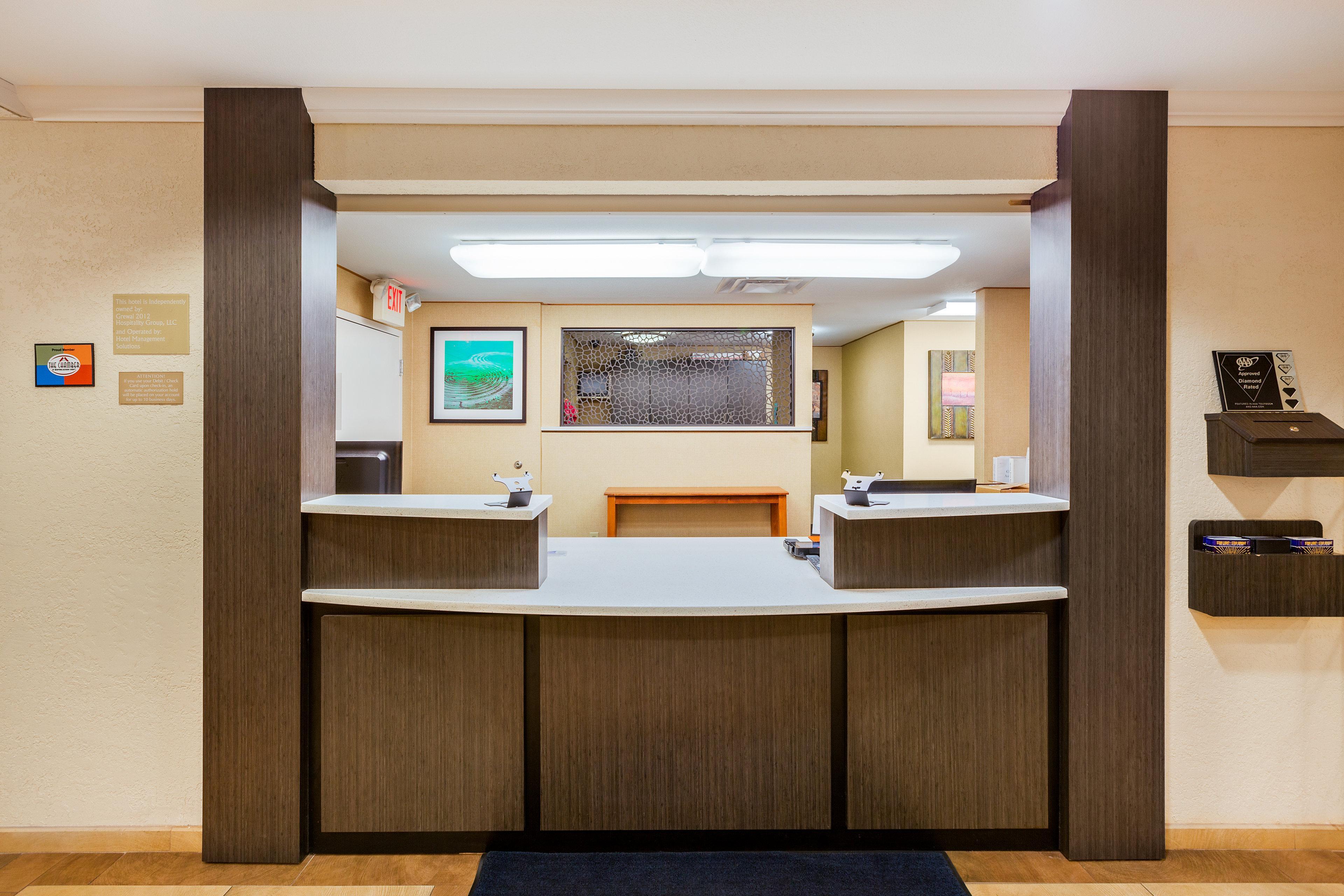 Candlewood Suites Medford By Ihg Eksteriør billede