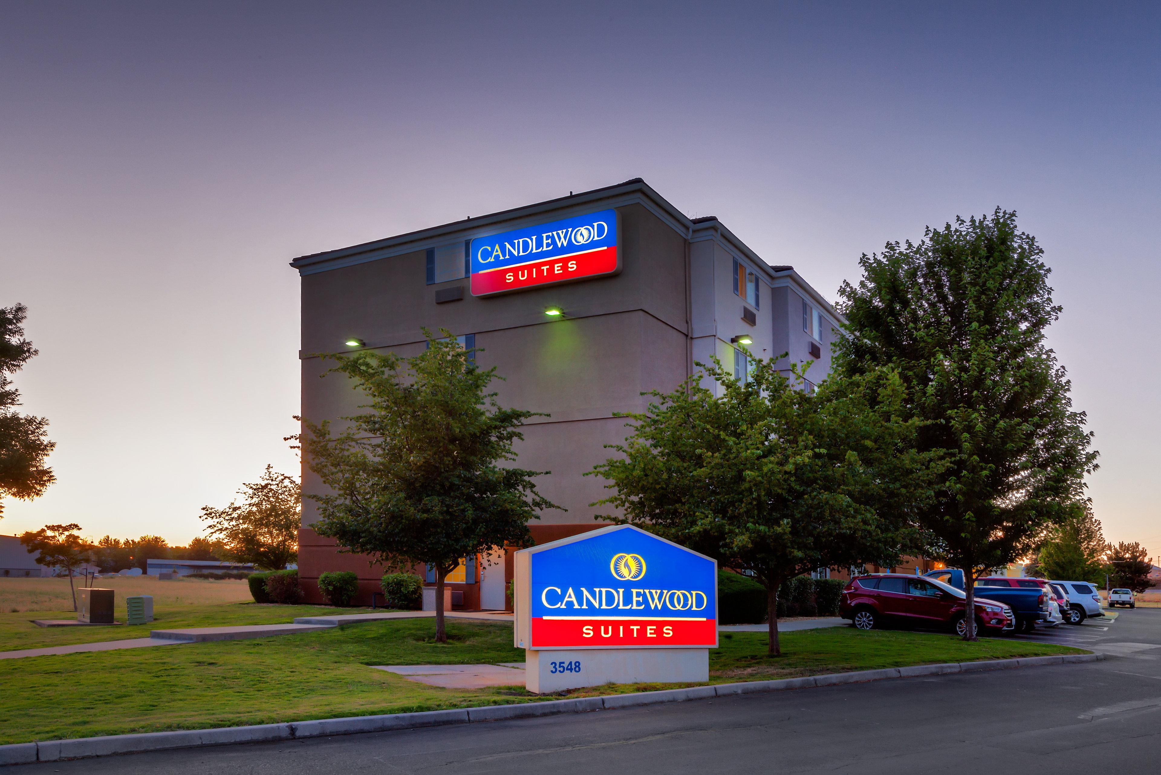 Candlewood Suites Medford By Ihg Eksteriør billede