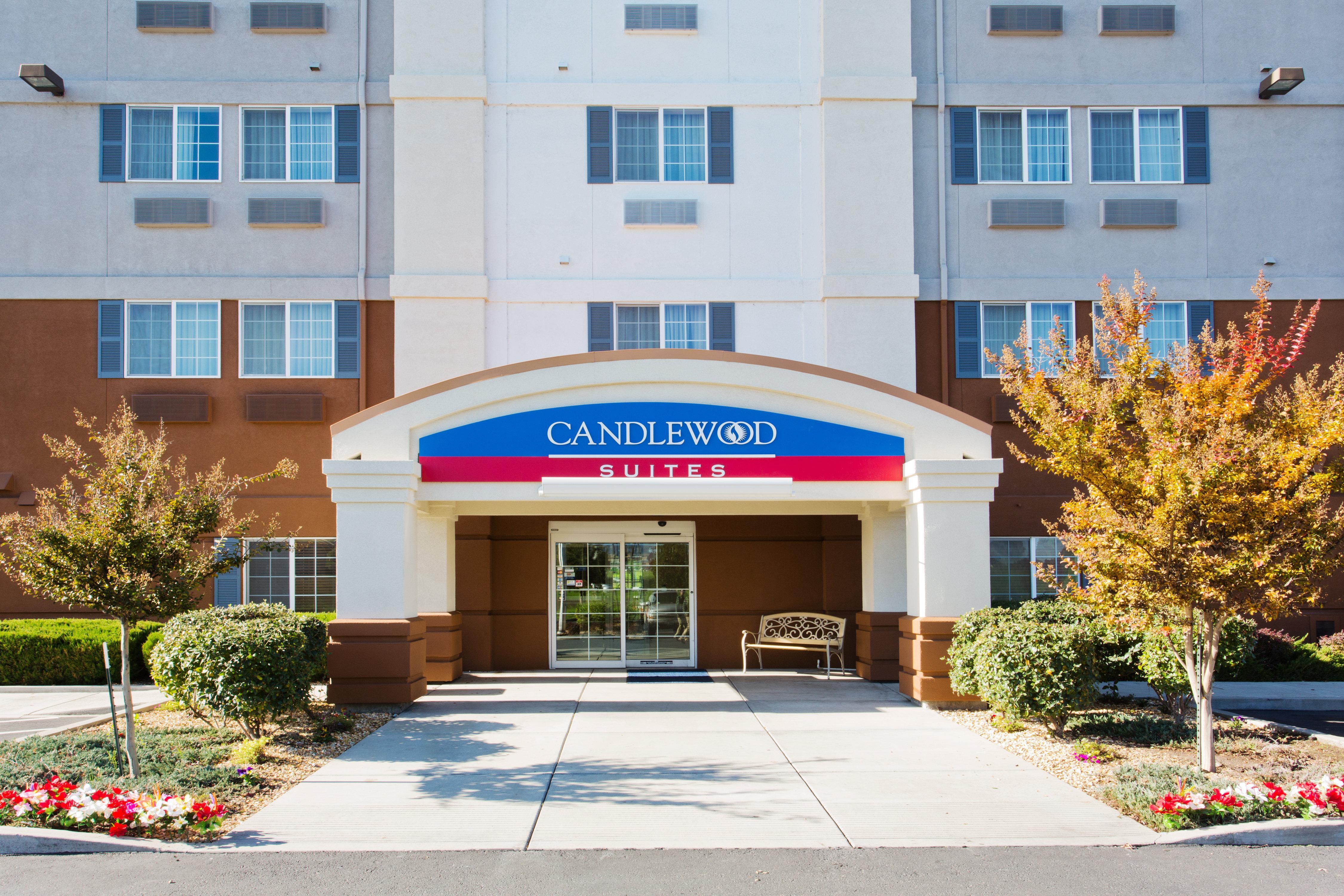 Candlewood Suites Medford By Ihg Eksteriør billede