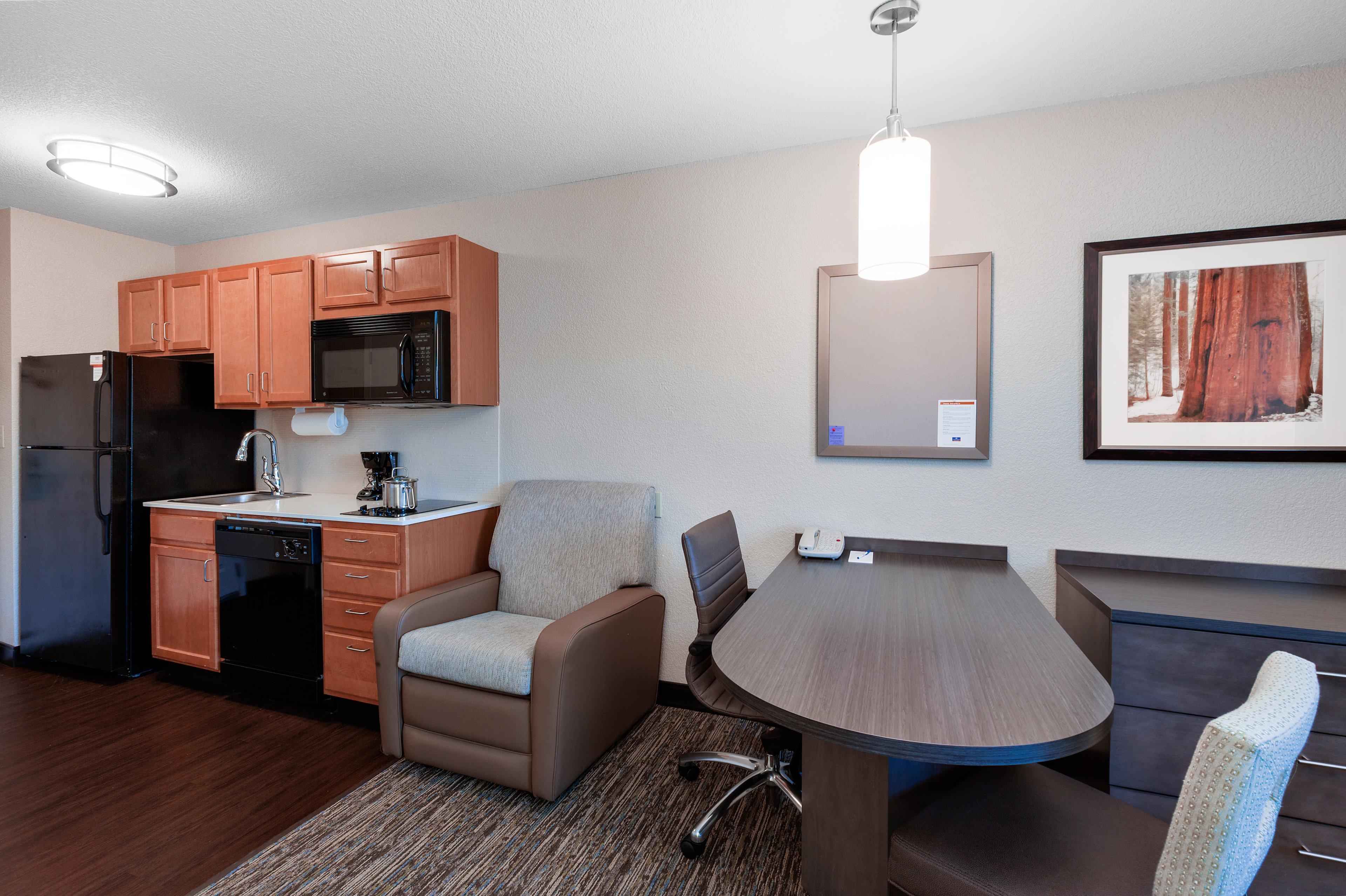 Candlewood Suites Medford By Ihg Eksteriør billede