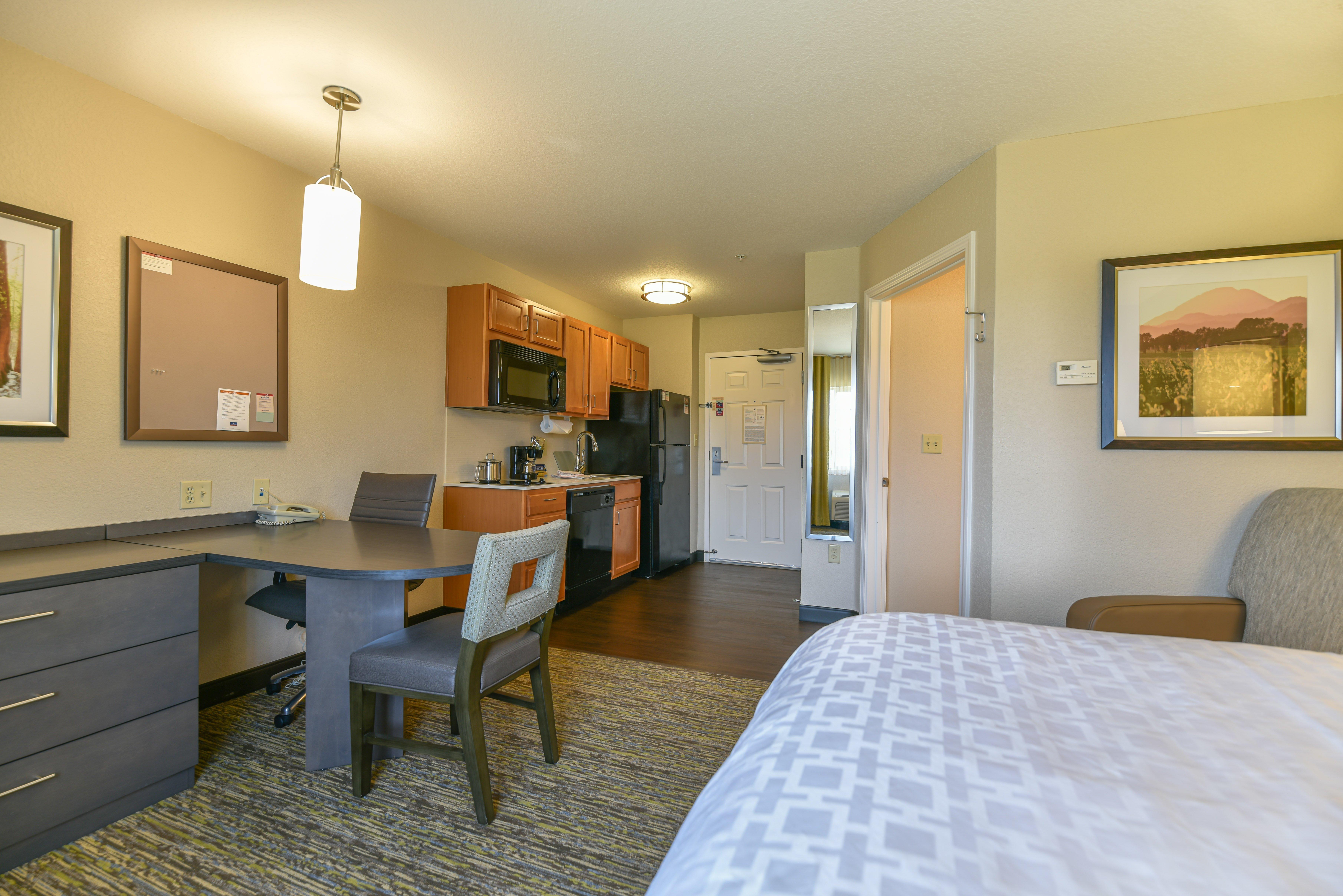 Candlewood Suites Medford By Ihg Eksteriør billede