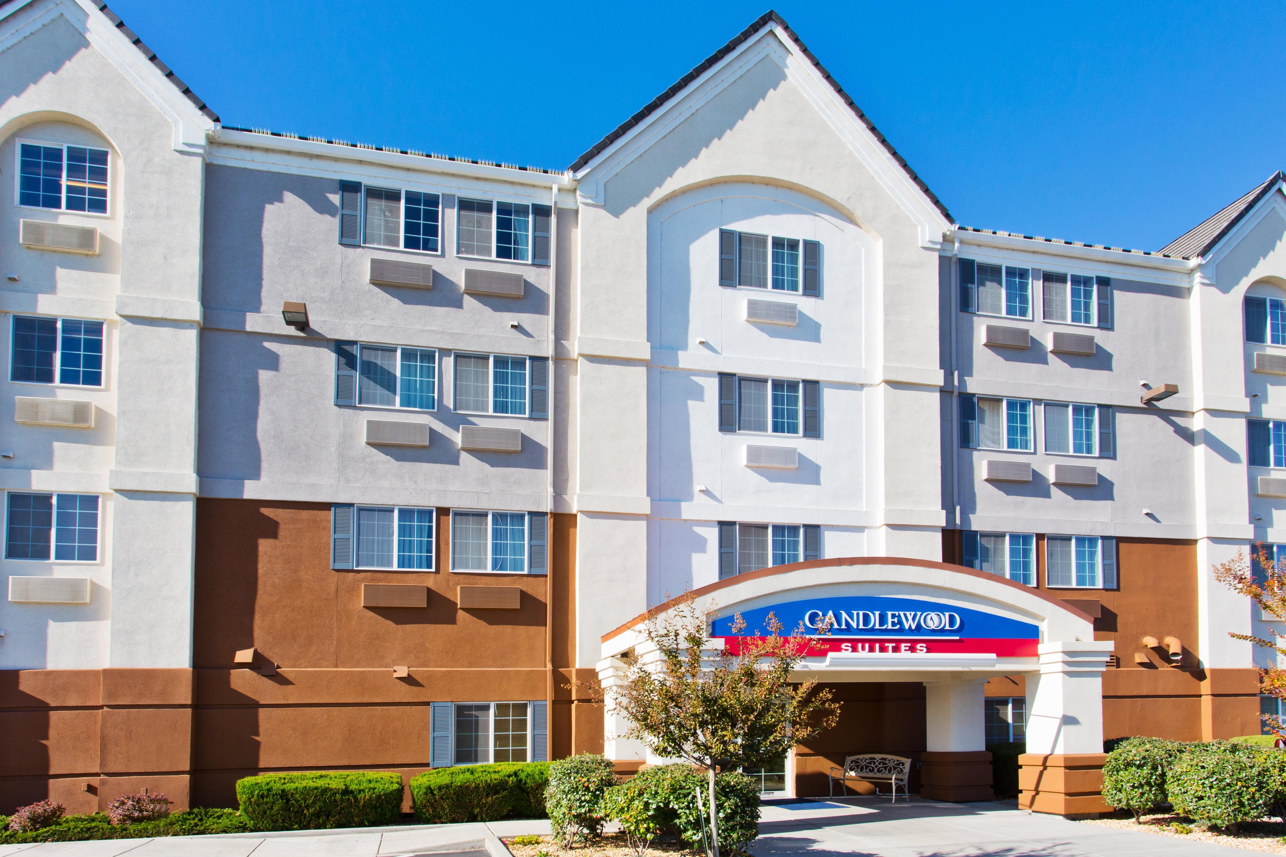 Candlewood Suites Medford By Ihg Eksteriør billede